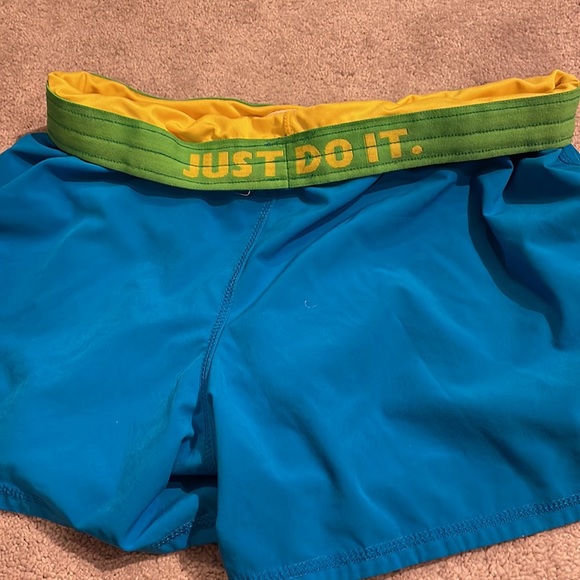 Nike shorts - Picture 3 of 4